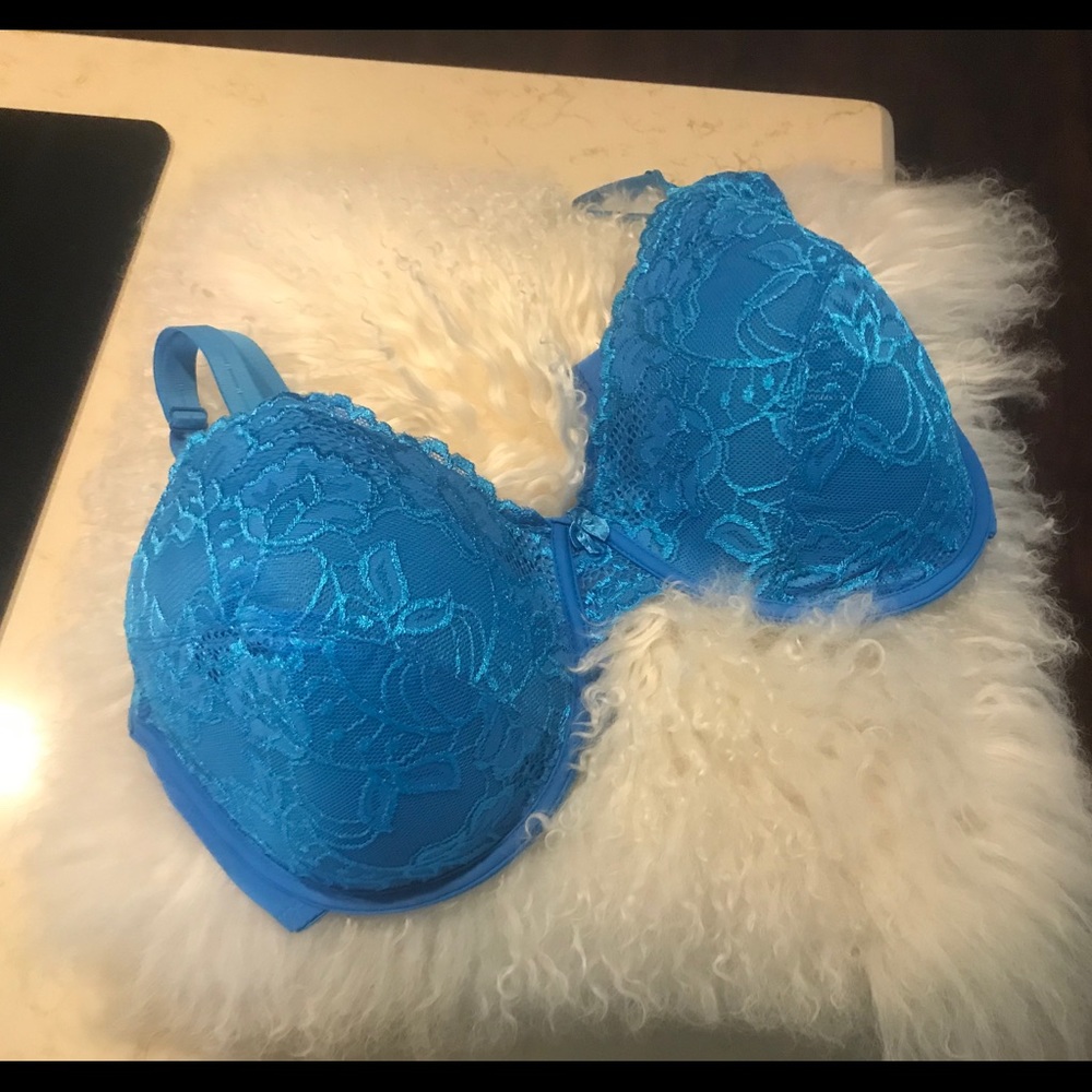 New!! Beautiful Blue Bra